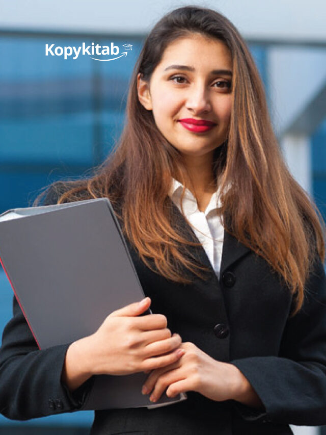 कंपनी सेक्रेटरी (CS) कैसे बने