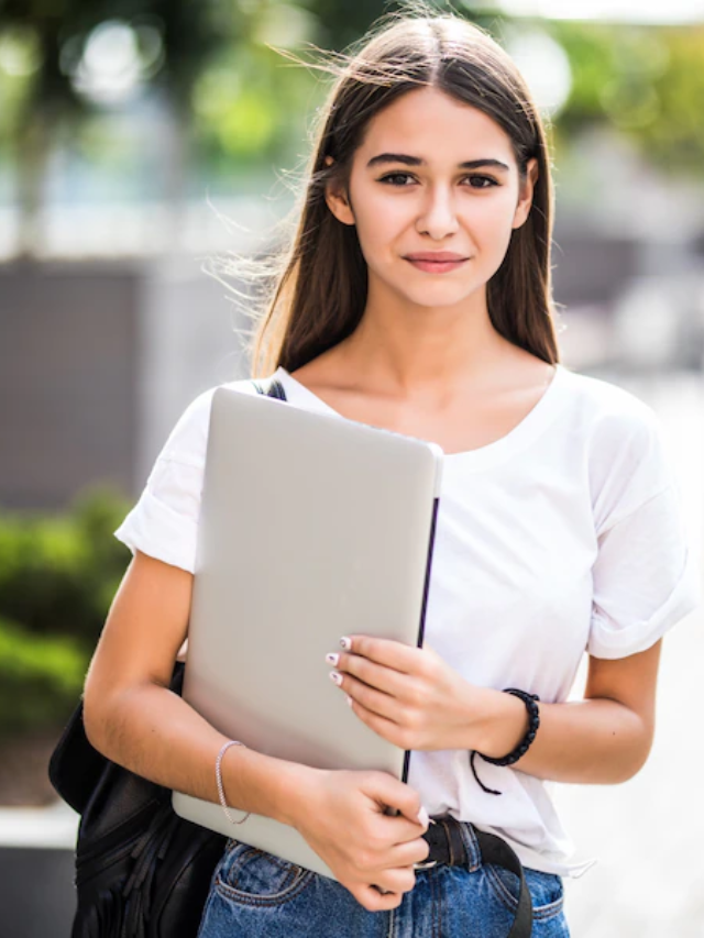 How to Choose the Best Online Colleges and Universities for 2023