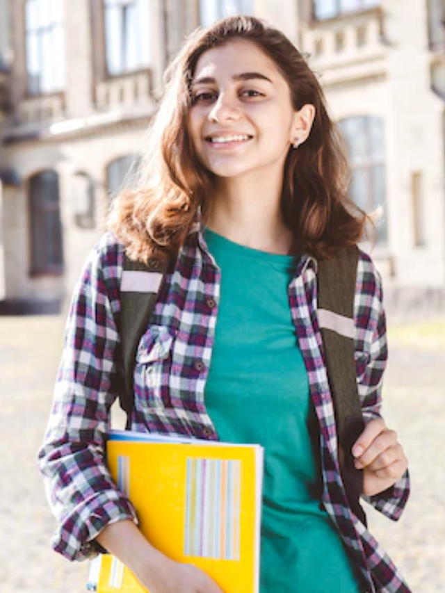 Which is Better: College or University?