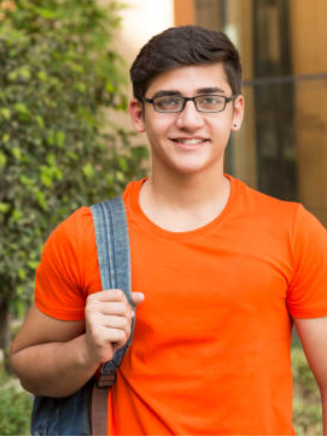 6 सबसे आसान सरकारी नौकरी 12वीं के बाद