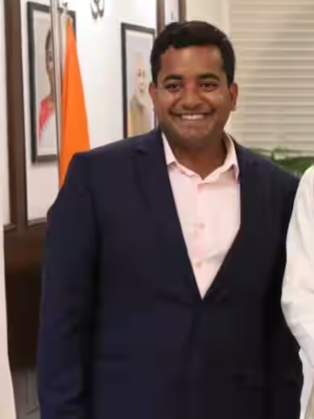 7 IAS Officers Who Quit Their Jobs To Become Entrepreneurs