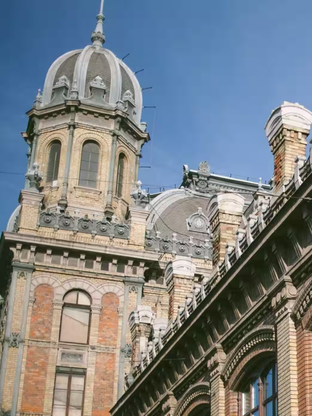 Top 10 Biggest Railway Stations in India