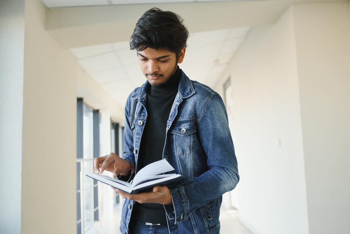 IELTS Academic Reading Practice Test - Focused Student
